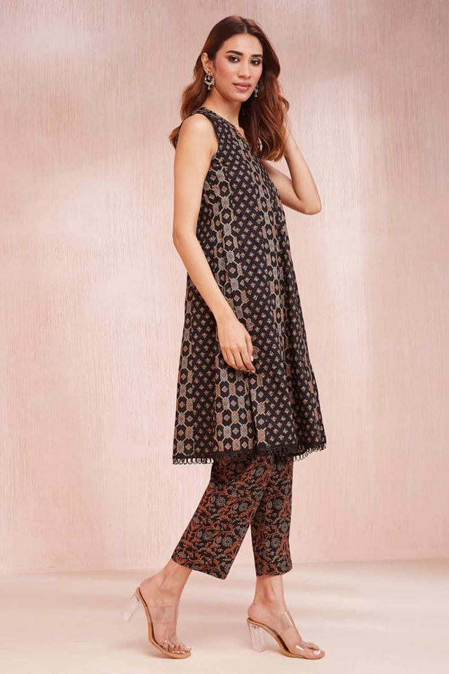 Black Ethnic Motifs Printed Cotton Kurti Pant Set
