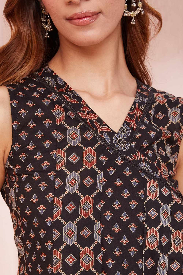 Black Ethnic Motifs Printed Cotton Kurti Pant Set