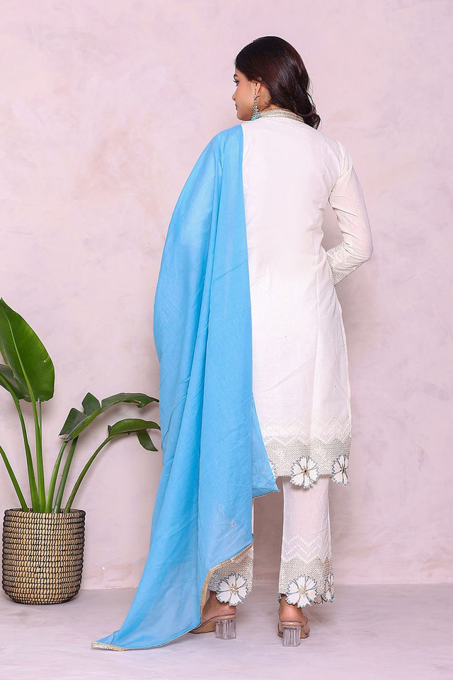 Off White Floral Embroidered Cotton Kurti Pant Set (24Bluekora)