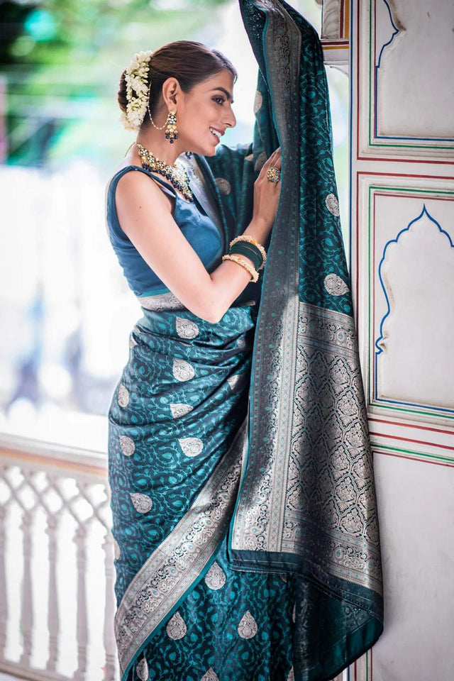 Turquoise Banarasi Woven Soft Silk Saree (50106_2)