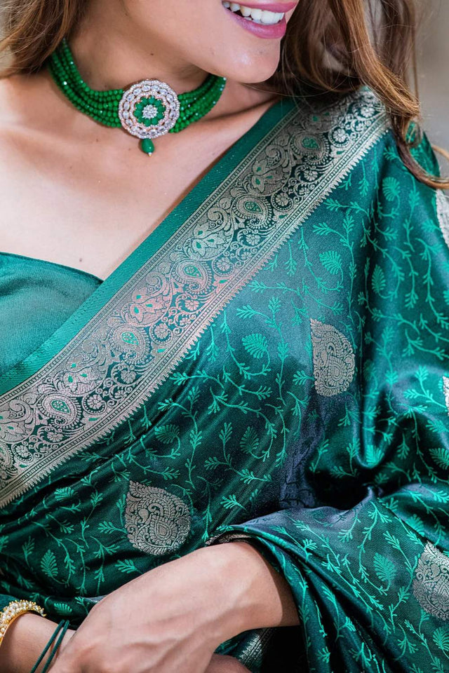 Green Banarasi Woven Soft Silk Saree (50106_3)