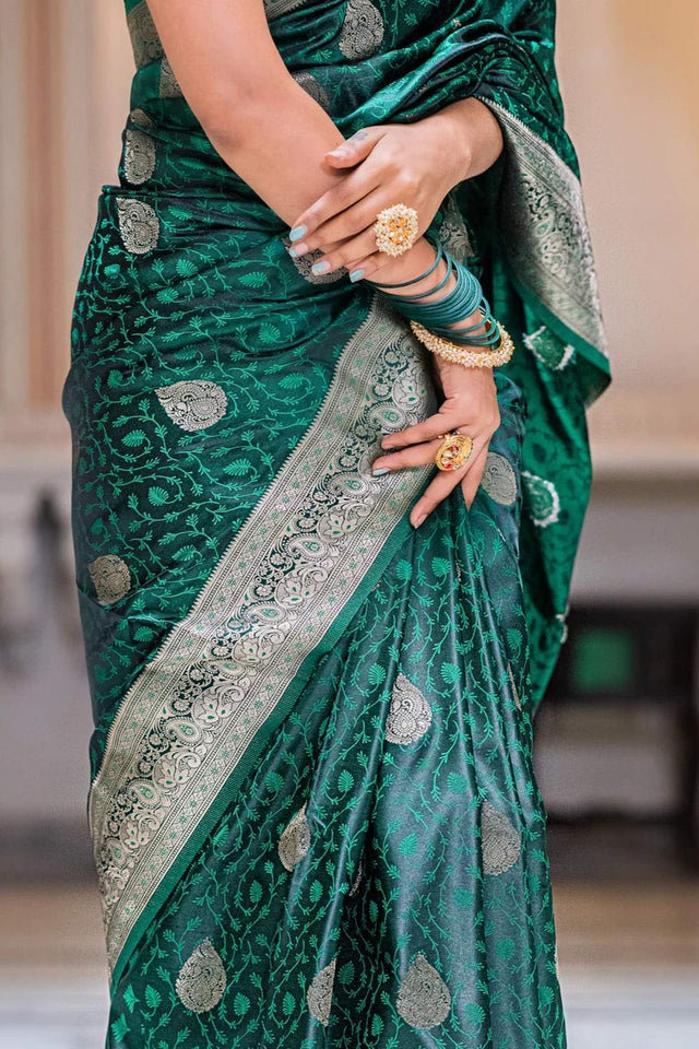 Green Banarasi Woven Soft Silk Saree (50106_3)