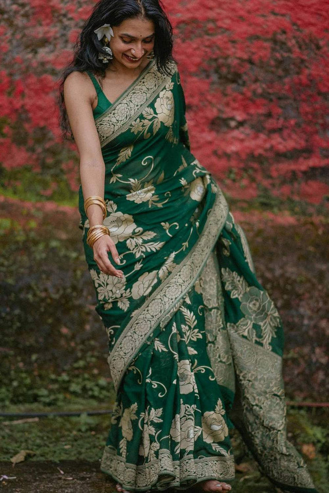 Green Banarasi Woven Soft Silk Saree (50116)