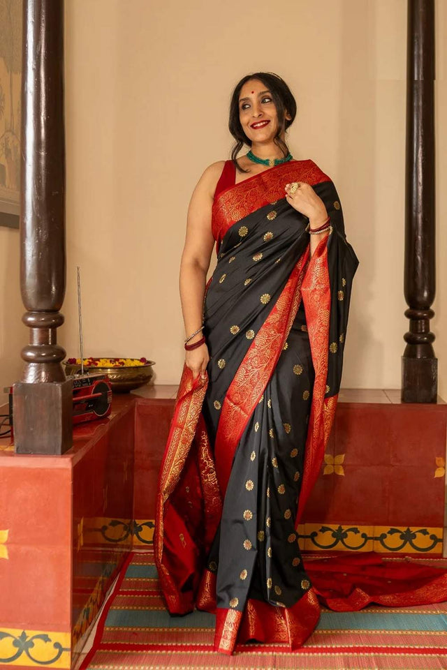 Black Banarasi Woven Soft Silk Saree (50117_1)