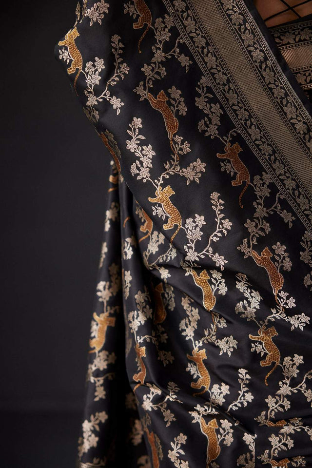 Black Banarasi Woven Soft Silk Saree (50133_Black)
