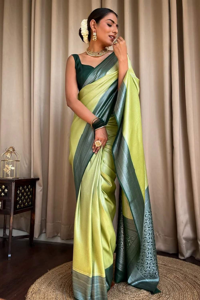 Green Banarasi Woven Soft Silk Saree (50146_2)