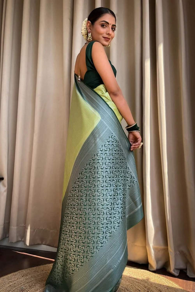 Green Banarasi Woven Soft Silk Saree (50146_2)