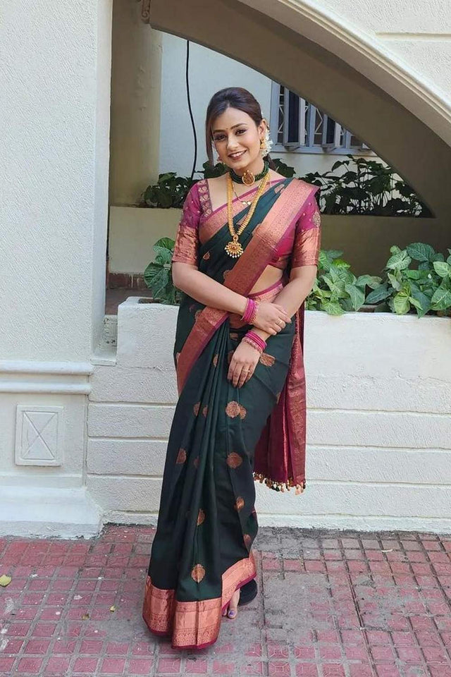 Green Banarasi Woven Soft Silk Saree (55112)