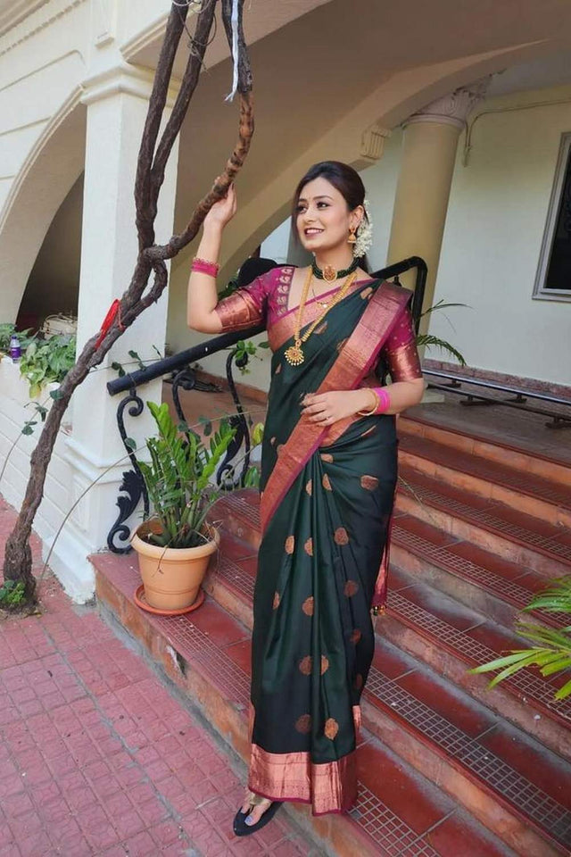 Green Banarasi Woven Soft Silk Saree (55112)