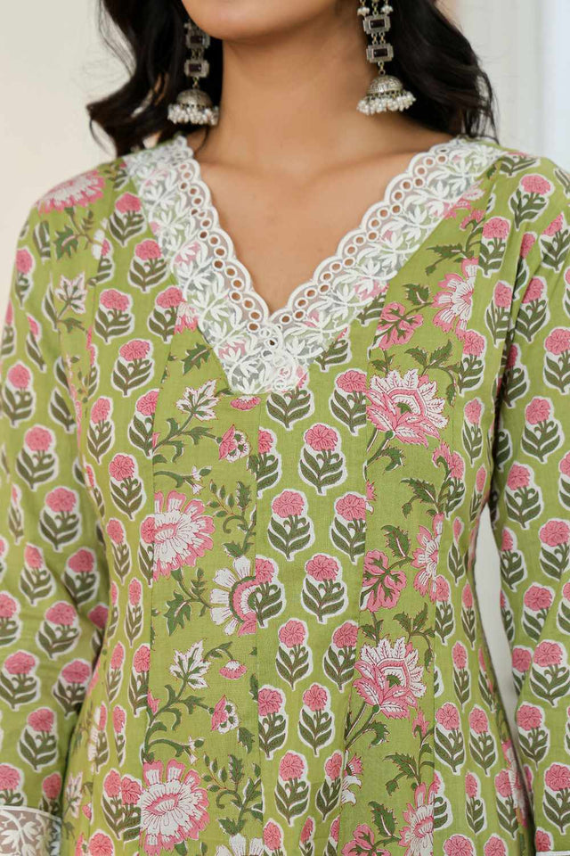 Green Floral Print Cotton Kurti Pant Set