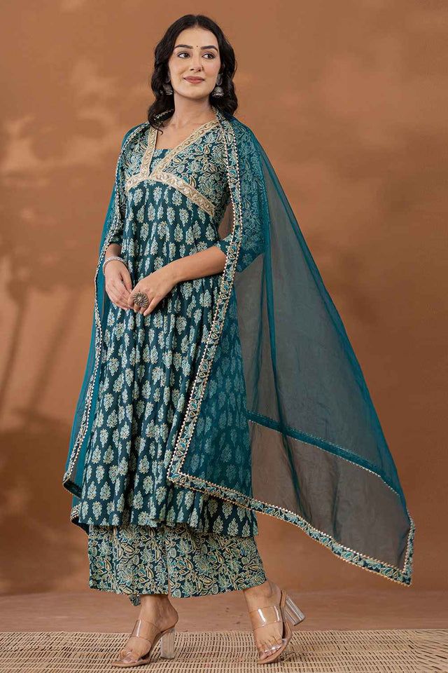 Green Ethnic Motifs Thread Work Pure Cotton Kurti Pant Set