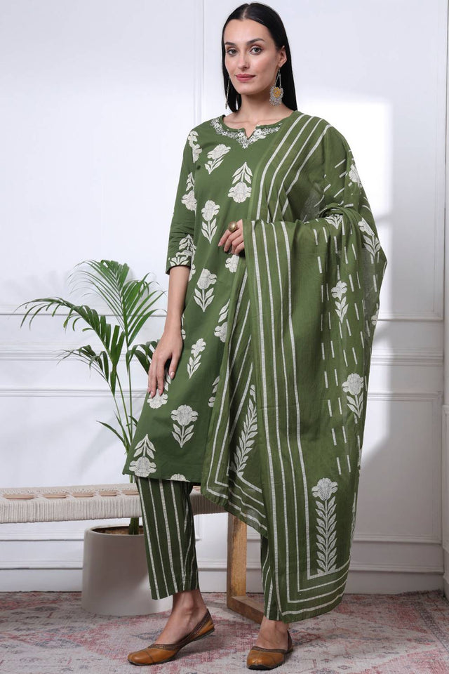 Green Floral Printed Cotton Straight Cut Suit Set