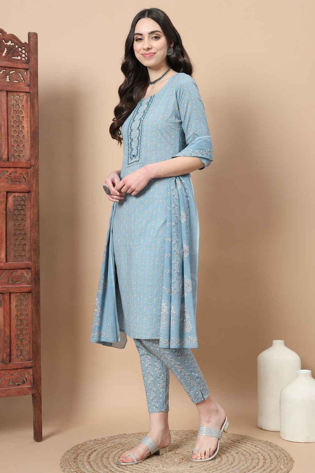 Blue Ethnic Motifs Thread Work Pure Cotton Kurti Pant Set
