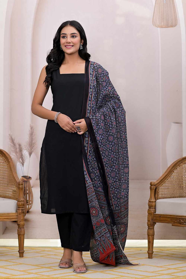 Black Solid Cotton Kurti Pant Set