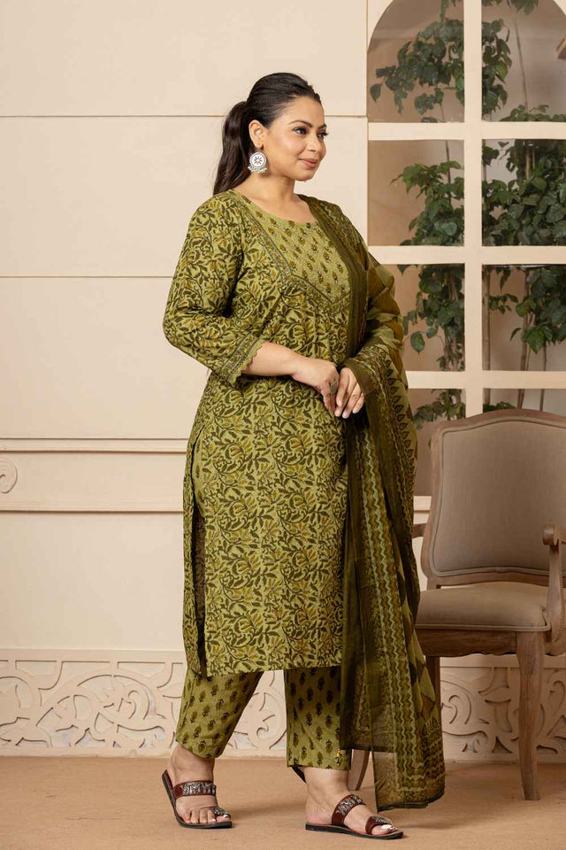 Green Ethnic Motifs Sequins Work Pure Cotton Kurti Pant Set