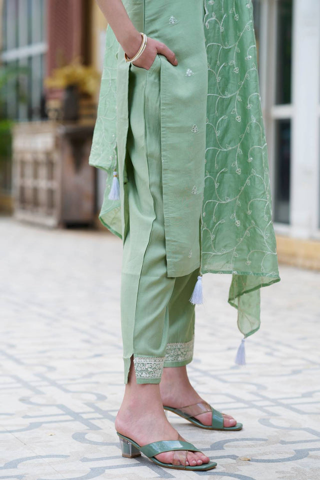 Pista Floral Embroidered Silk Blend Kurti Pant Set (ACA5564)