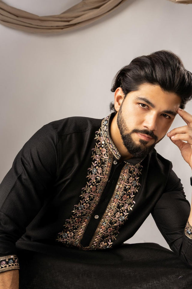 Men's Black Floral Embroidered Linen Kurta Set (ACA5617)