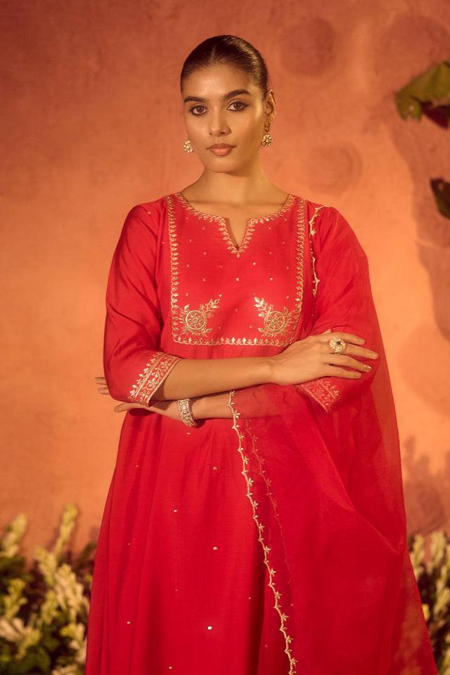 Red Embroidered Chanderi Kurti Pant Set (ACA5939)