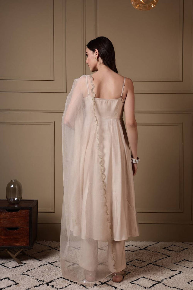 Off White Embroidered Chanderi Anarkali Suits (ACA5943)