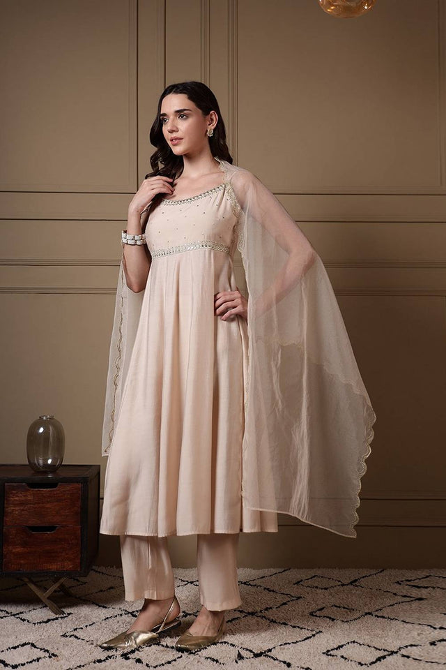 Off White Embroidered Chanderi Anarkali Suits (ACA5943)