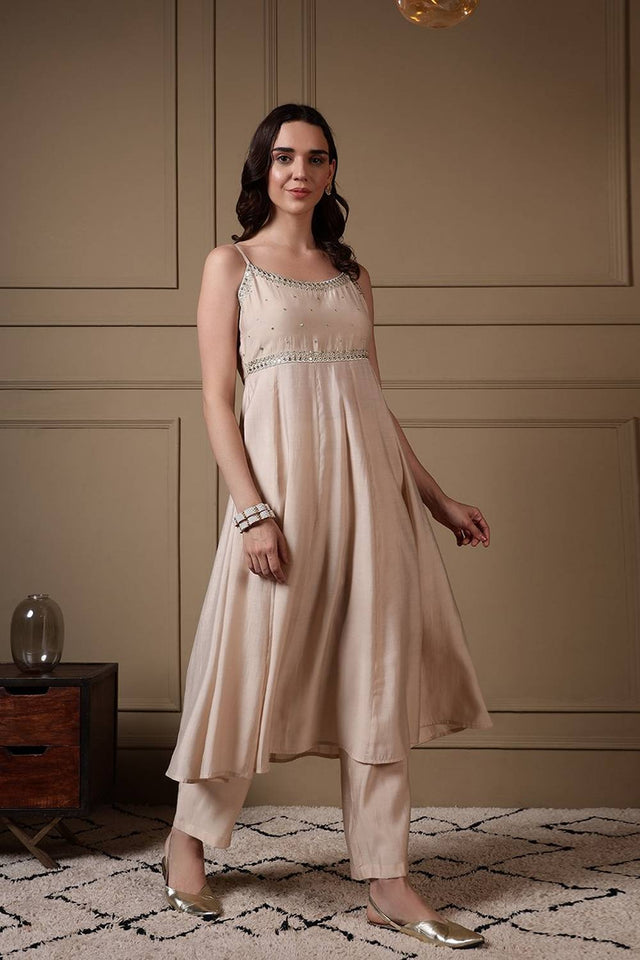 Off White Embroidered Chanderi Anarkali Suits (ACA5943)