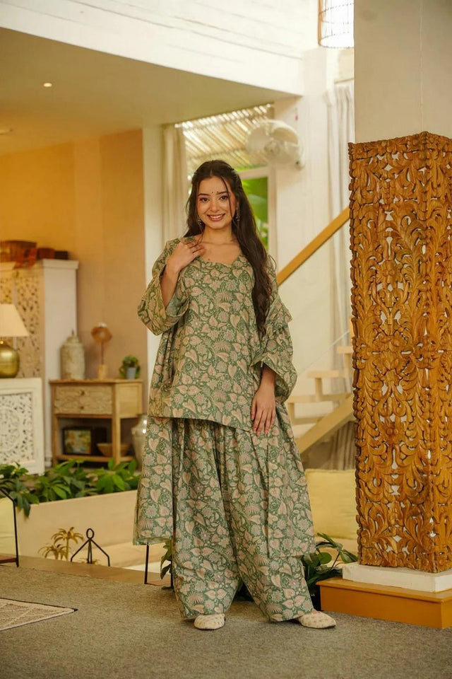 Green Floral Printed Cotton Blend Kurti Pant Set (ACA6766)