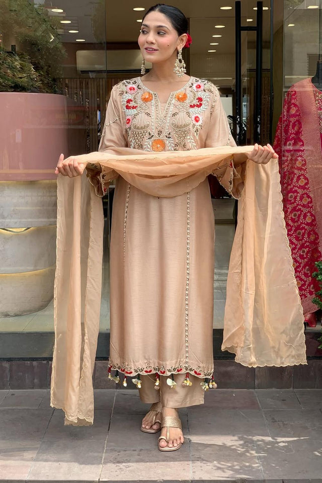 Cream Floral Embroidered Chanderi Kurti Pant Set (ACA6780)