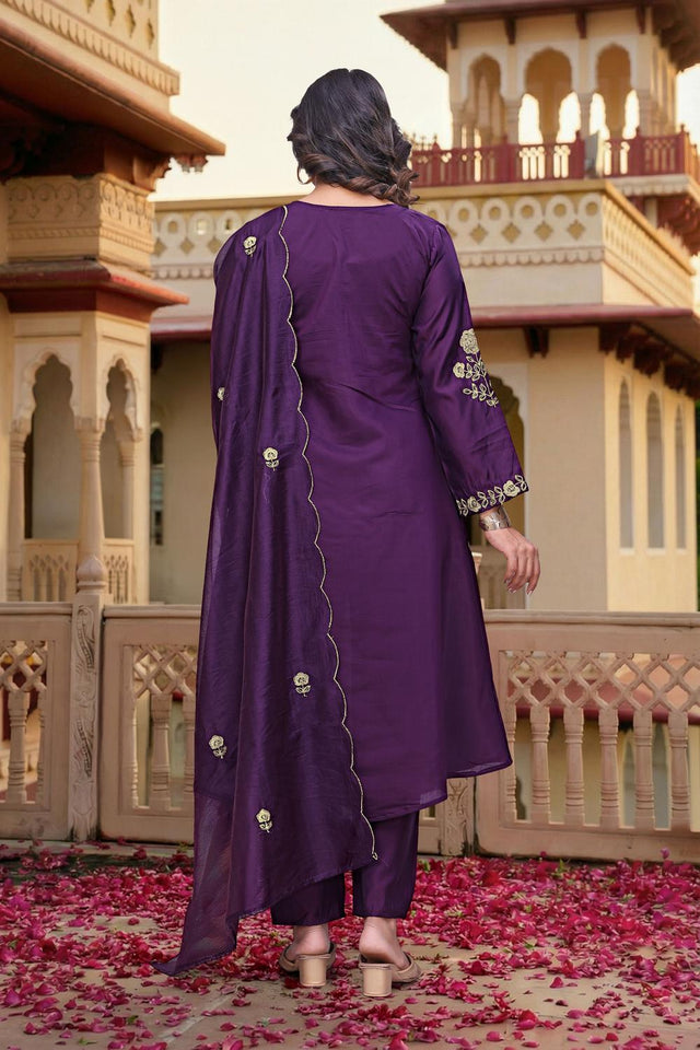 Lavender Floral Embroidered Chanderi Kurti Pant Set (ACA7035)