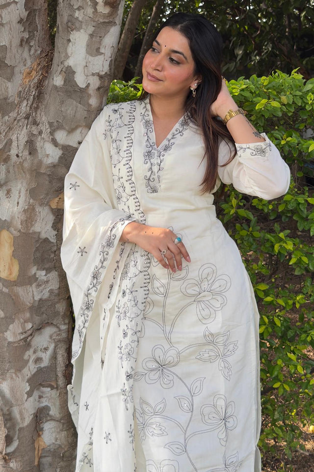 White Floral Embroidered Silk Blend Kurti Pant Set (ACA7105)
