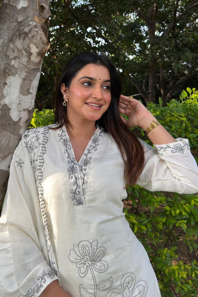 White Floral Embroidered Silk Blend Kurti Pant Set (ACA7105)