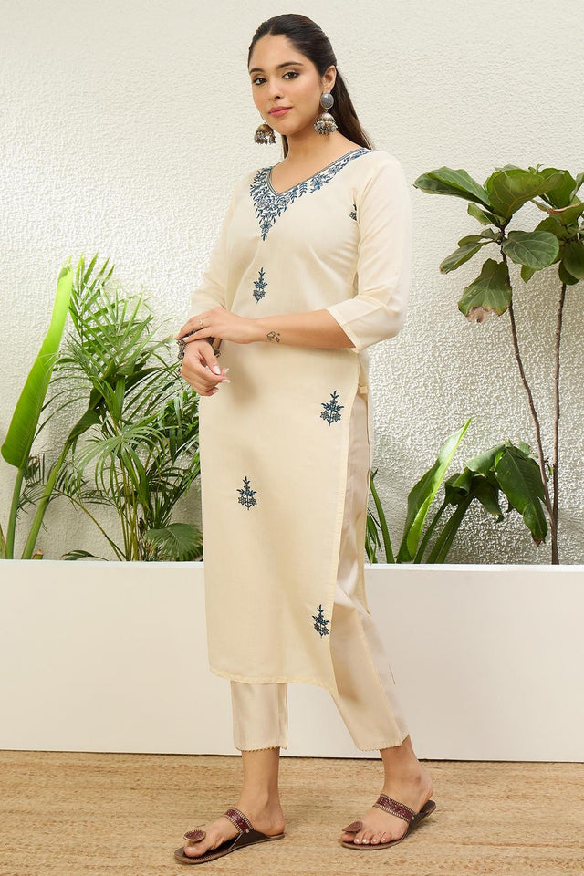 Off White Floral Embroidered Silk Blend Long Kurti (ACA7403)
