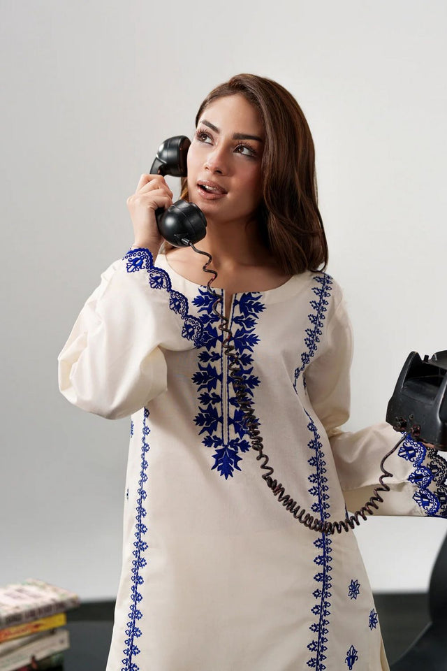 Off-White Floral Embroidered Chanderi Straight Cut Suit (ACA8045)