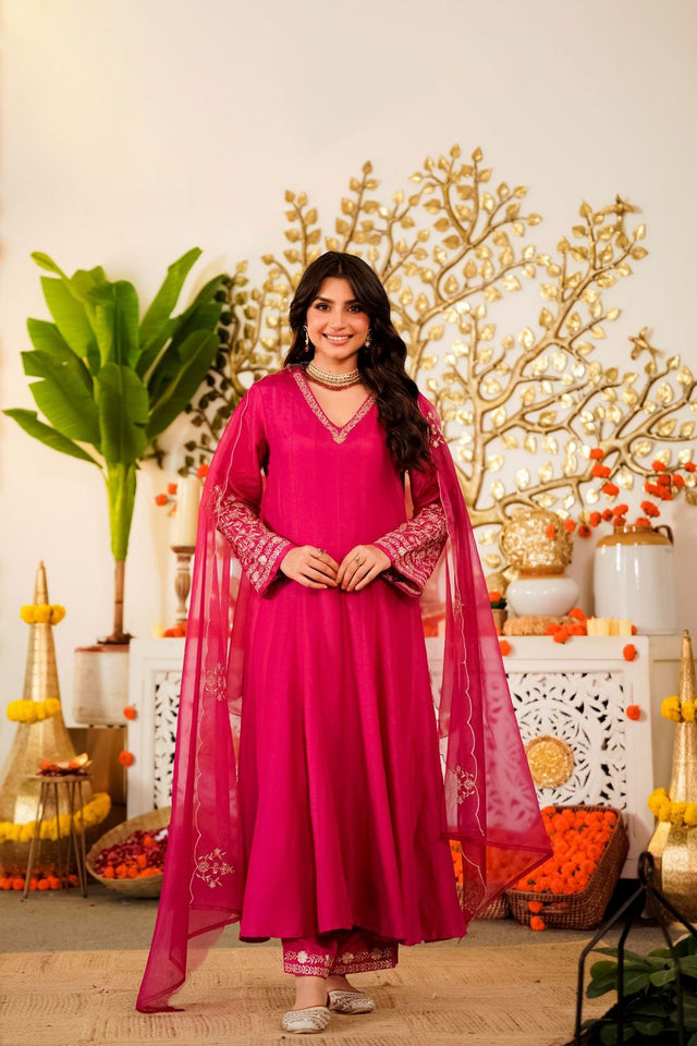 Pink Embroidered Chanderi Kurti Pant Set (ACA8539)