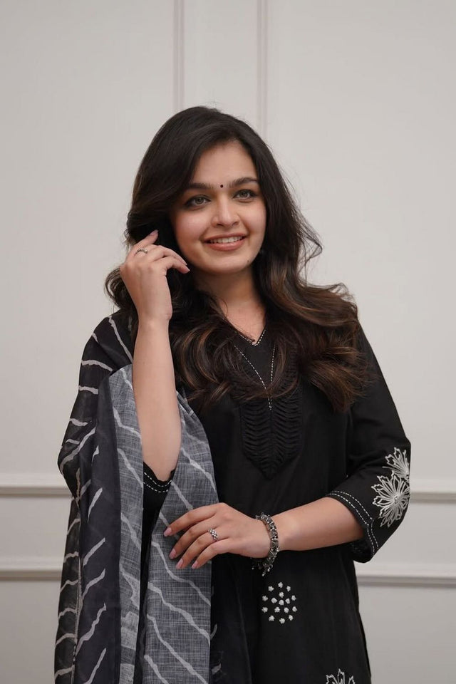 Black Floral Embroidered Rayon Kurti Pant Set (ACA8796)