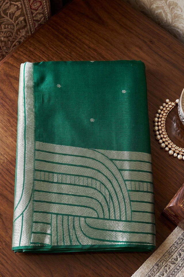 Green Woven Cotton Blend Saree (ACA9113)