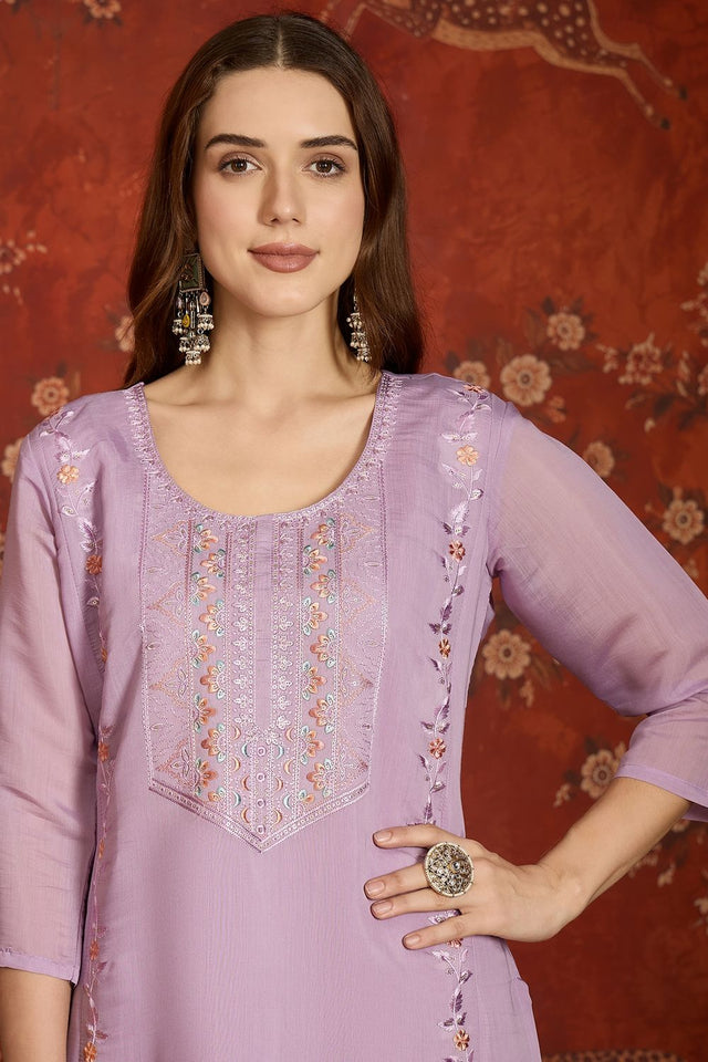 Lavender Floral Embroidered Chanderi Kurti Pant Set (ACA9379)