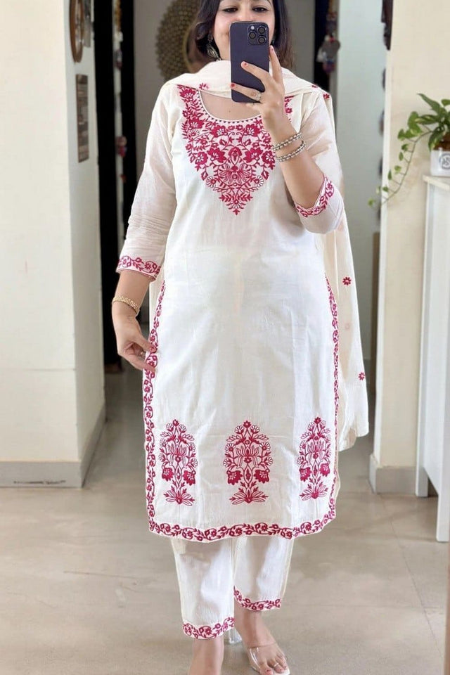 Off White Floral Embroidered Silk Kurti Pant Set (ACB1151)
