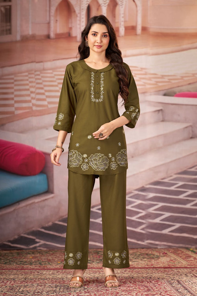 Mehendi Floral Embroidered Rayon Co-Ord Set (ACB2416)