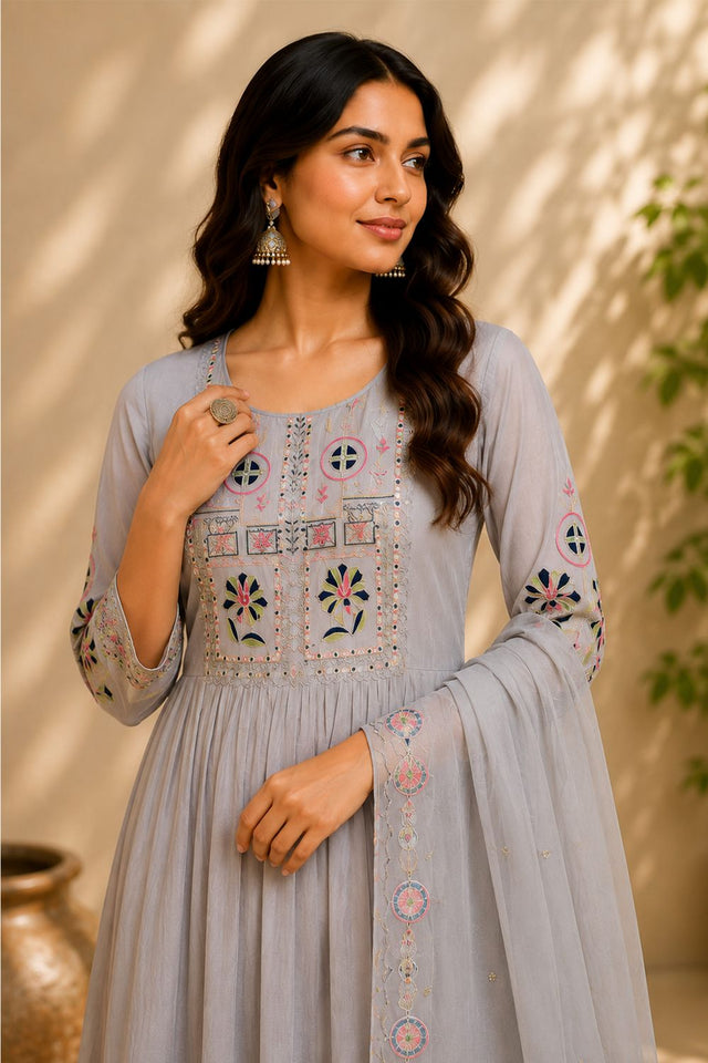 Cream Floral Embroidered Silk Anarkali Suit (ACB2726)