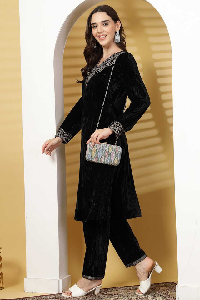 White Embellished Material Clutch (ADCL3116A)