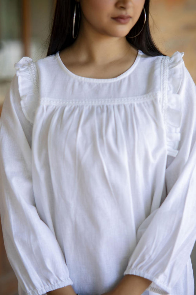 White Solid Cotton Top (AM-HKS0676)