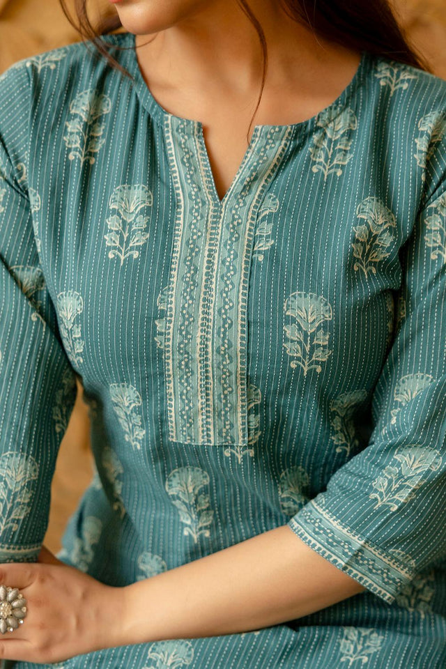 Turquoise Floral Printed Cotton Kurti (AM-HKS0755)