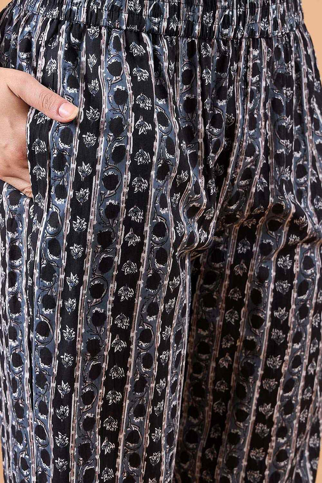 Women's Black Cotton Printed Kurti Pant Set