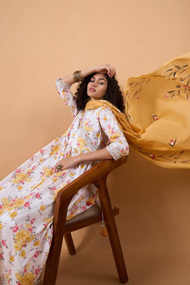 Women's White Cotton Printed Kurti Pant Set