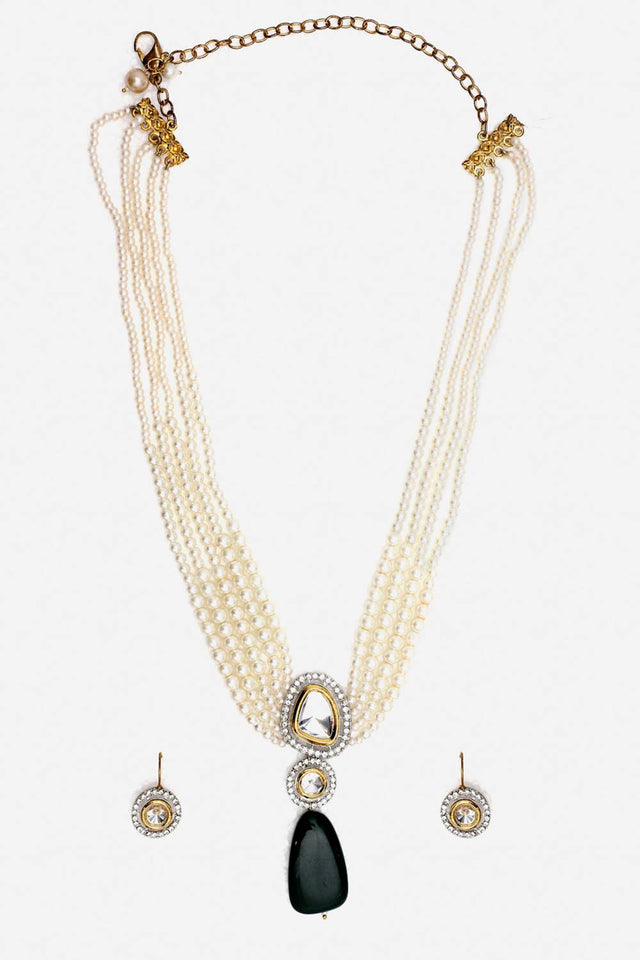 Green And Cream Necklace With Earring Jeweler Set Kundan And American Diamonds