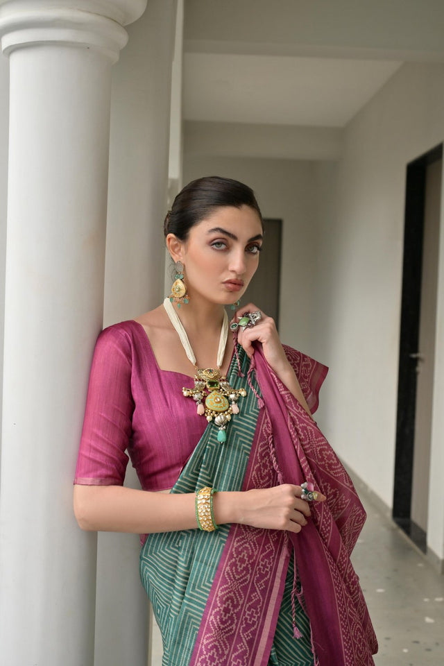 Green Geometric Printed Art Silk Saree (Eth_SR_106)