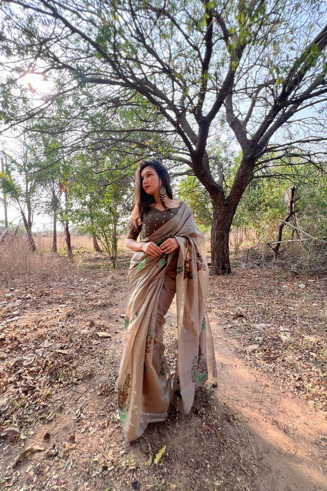 Grey Floral Woven Art Silk Saree (Eth_SR_158)