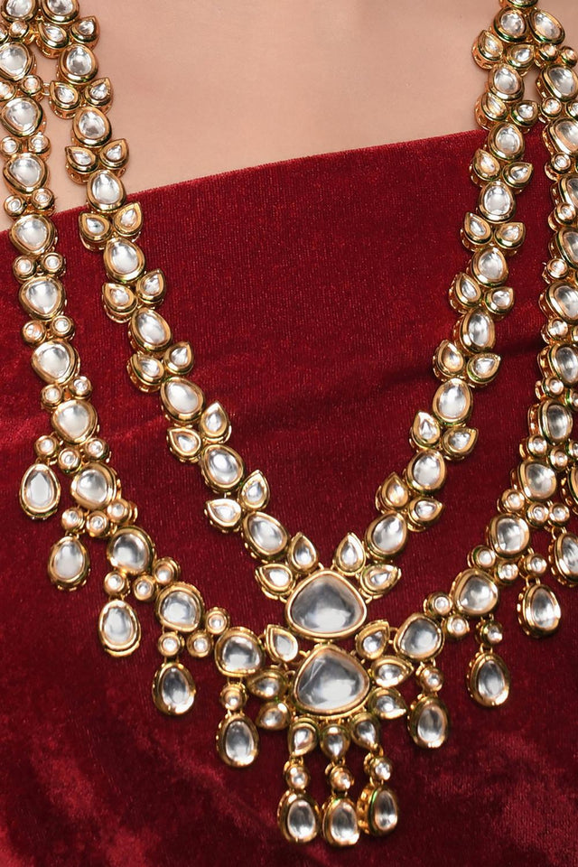 Golden Kundan & Beads Alloy Necklace