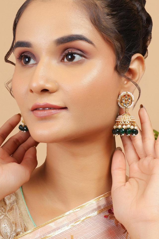 Golden Kundan & Beads Alloy Earrings