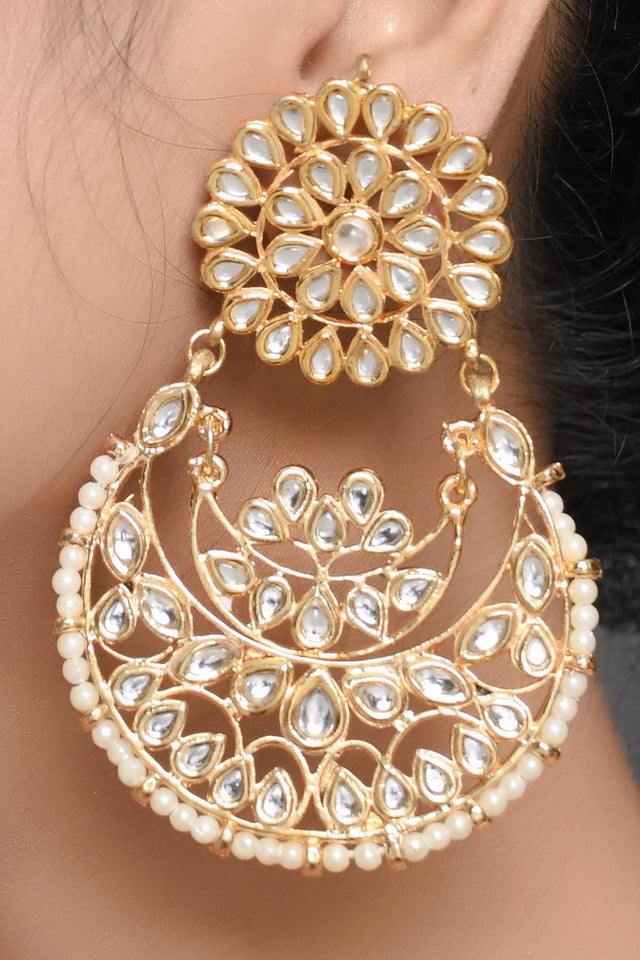Golden Kundan & Beads Alloy Earrings